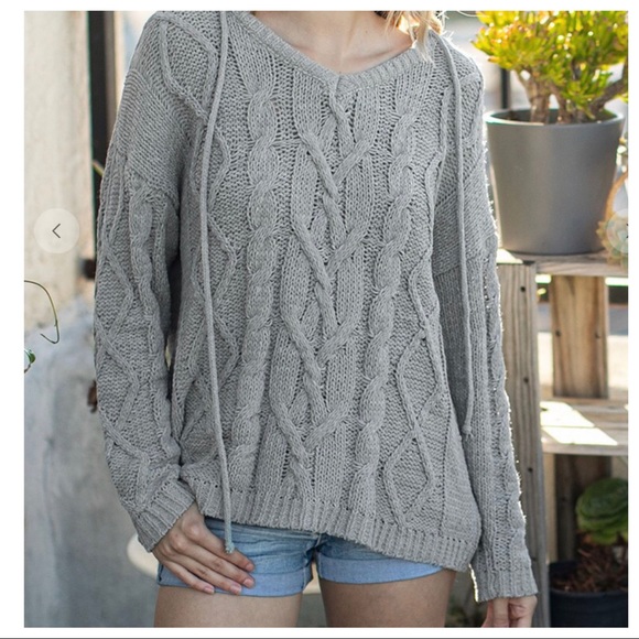 Boho Chic Cable Knit hooded sweater - Picture 4 of 5